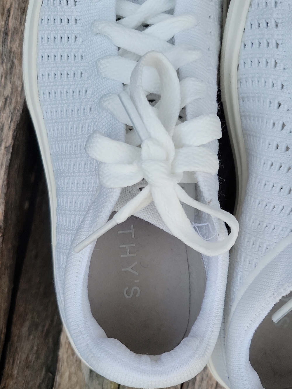 ROTHY'S White Courtside Sneakers - Classic Low-Top w/Blue accents size 6 - Picture 5 of 7
